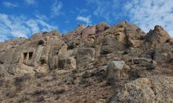 Hamzalı Kaya Sığınakları Tarihe Işık Tutuyor