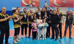 Voleybol Turnuvasında Coşku ve Rekabet Bir Arada