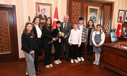 Vali Makas Çocuklarla Bir Araya Geldi