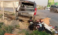 Araçlar kazada hurdaya döndü