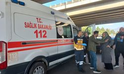 Tırın sıkıştırdığı araçta 2 çocuk, bir kadın ölümden döndü .