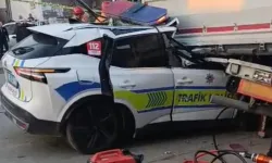 Ekip Aracı Tıra Çarptı: 1 Polis Şehit Oldu
