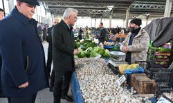 Vali Makas Cumartesi Pazarı’nı Ziyaret Etti