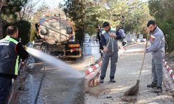 Mezarlıklarda Temizlik ve Bakım Aralıksız Sürüyor