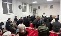 Üniversiteli Gençler Sabah Namazında Buluştu