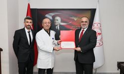 Uzm. Dr. Durmuş Aydemir’e Teşekkür Belgesi