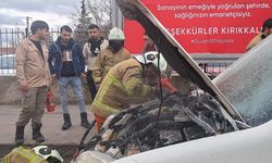 Millet Bulvarı’nda Araç Yangını Paniğe Neden Oldu