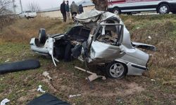 Feci Kaza: Otomobil İkiye Bölündü