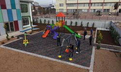 Kreş Bahçesinde Peyzaj ve Oyun Alanı Çalışmaları Sürüyor