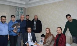 Evde Eğitim Gören Öğrencilere Karne Sevinci