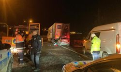 Tıra Çarpan Aracın Sürücüsü Hayatını Kaybetti