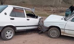 Bahşılı'da kafa kafaya çarpışma