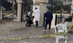 Annesinin Cenazesinde Kardeşini Öldürdü