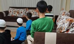 Çocuklar Berat Kandili’ni Dualarla Karşıladı