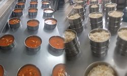 Yaşlılara Destek Yemeği Anlamlı Bağışla Dağıtıldı