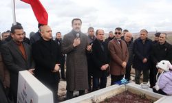 Şehit mezarı başında anıldı