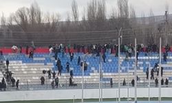 Çirkin davranış.Maç sonrası sandalyeleri kırdılar