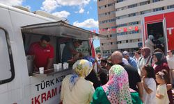 Kırıkkale'de Miniklere Serinleten İkram