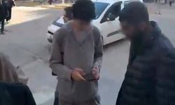 Tespih Sattığını İddia Ederek Öğrenciden Para Talep Eden Şahıs Kamerada