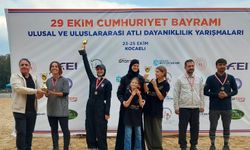 Uluslararası at yarışları nefes kesti