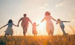 Koruyucu aile hizmetiyle 11 bin 72 çocuğun hayatına dokunuluyor