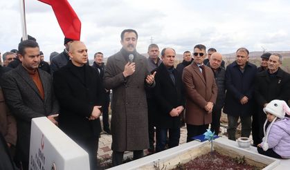 Şehit mezarı başında anıldı