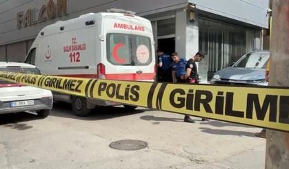 Bir Kadını Öldürüp Canına Kıydı
