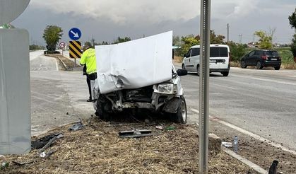 Otomobiller Çarpıştı: 1’i Ağır 5 Yaralı