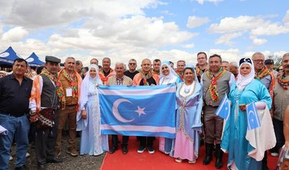 Türkmen şöleni dolu dolu geçti