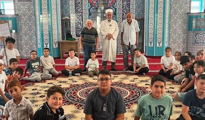 Aziziye Camii Gençlerinden Mevlid Kandili Ziyareti