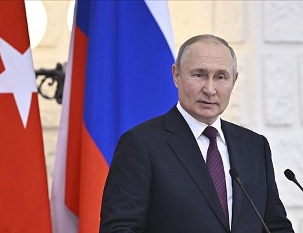 Putin, 2024 başkanlık seçimlerinde aday olacağını açıkladı