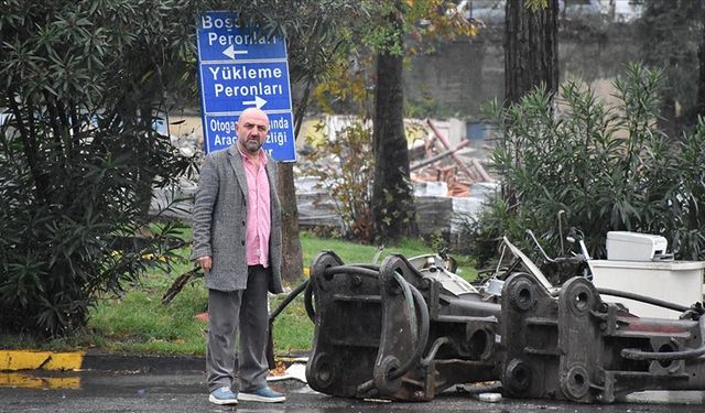 35 yıldır otogarda neyi bekledi ?