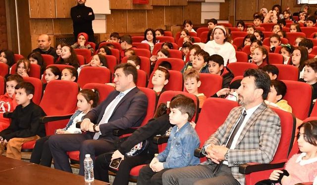 Kırıkkale'de "Hürkuş ve Gökbey Müzikal Tiyatrosu" İlgi Çekti