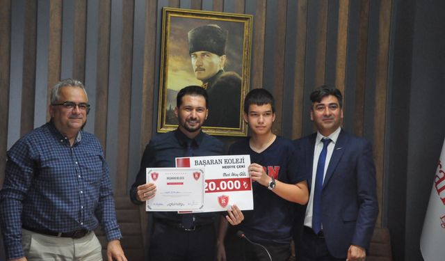 Başaran Koleji Türkiye Birincisini Kutladı