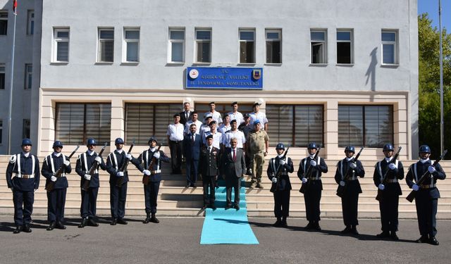 Vali Makas’tan İl Jandarma Komutanı Hasan Acar’a Ziyaret