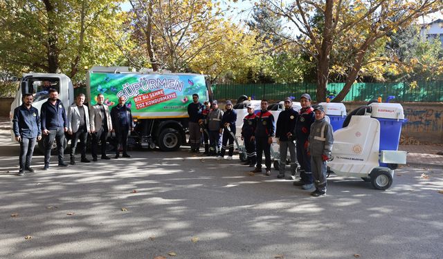 Kırıkkale’de Sonbahar Yaprakları Temizleniyor