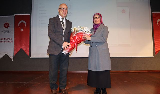 "Ailede Çözüm Becerileri" Konferansı Düzenlendi