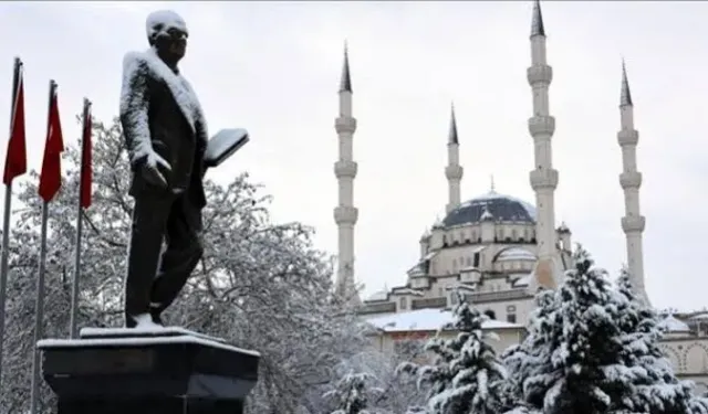 Kırıkkale Beyaza Büründü: Şehirde Kar Manzaraları