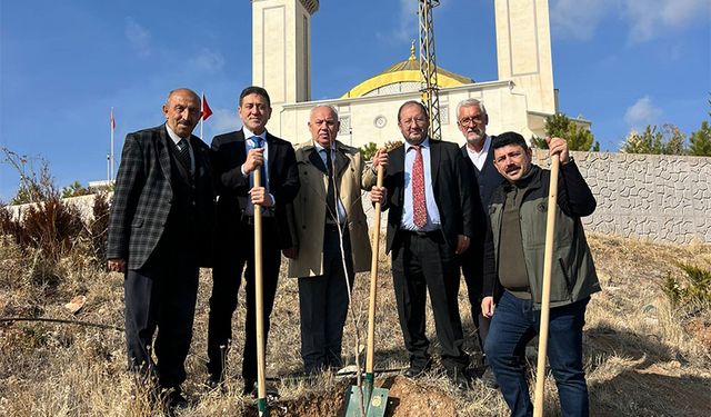 İl Müdürü Rıza Aydın’dan Külliyeye Yeşil Dokunuş