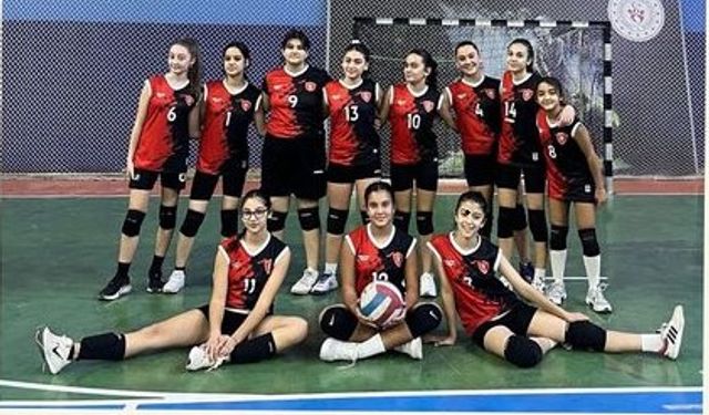 Başaran Koleji Kızlar Voleybol Takımından Büyük Başarı