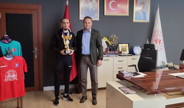 Şampiyon Bahattin Üney’den İl Müdürü Güneş’e Ziyaret