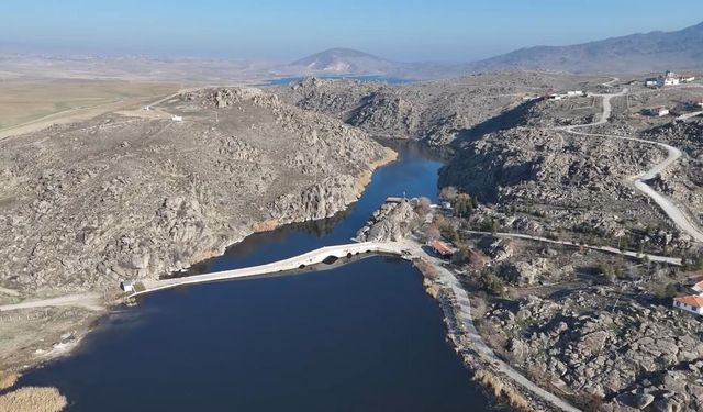 Tarihi Çeşnigir Köprüsü ve Kızılırmak Kanyonu Havadan Görüntülendi