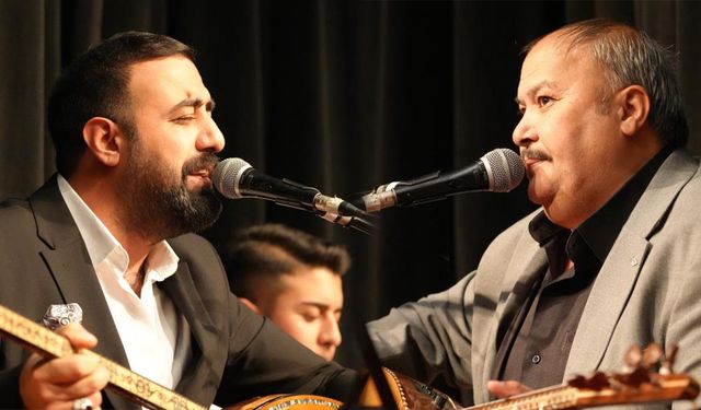Hacı Taşan’a Duygusal Vefa: Oğlu ve Torunu Sahnedeydi