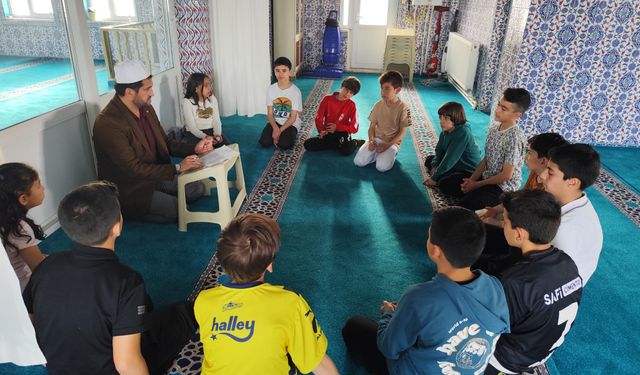 Kocatepe Camii’nde Çocuklara Ramazan Eğitimi