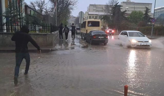 Kırıkkale’de Sağanak Yağış Etkili Oldu