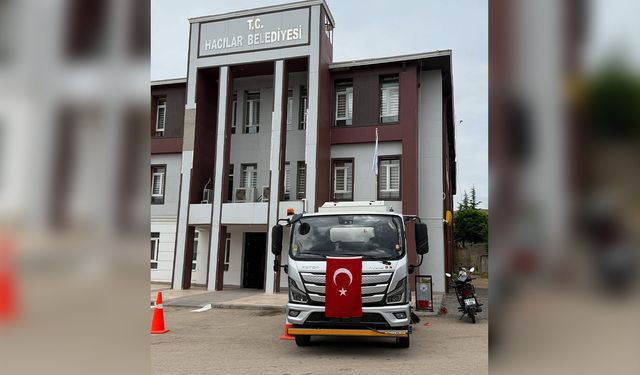 Yeni Yol Süpürme Aracı Hacılar’da Hizmete Hazır