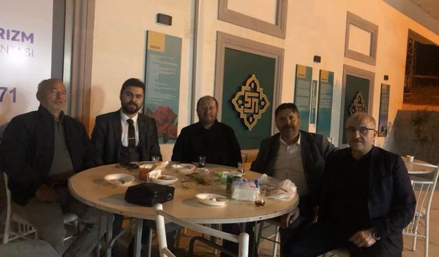 Külliyede Yaz Akşamları Manevi Atmosferde Geçiyor