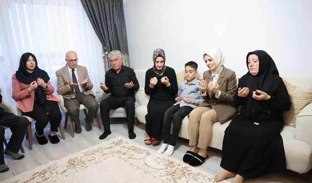 Bakan Mahinur Özdemir Göktaş’tan Şehit Ailesine Anlamlı Ziyaret