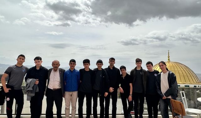 Gençler İslam Tarihini Yerinde Öğrendi