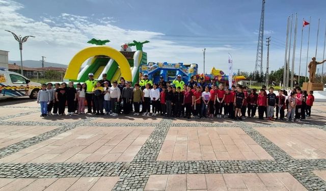 Bahşılı’da Trafik Haftası Etkinliği: “Bir Kural, Bir Ömür”